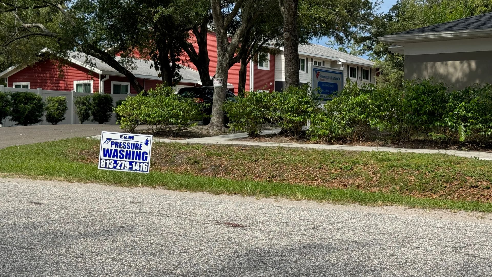 Commercial exterior cleaning project at Volunteers of America in Tampa